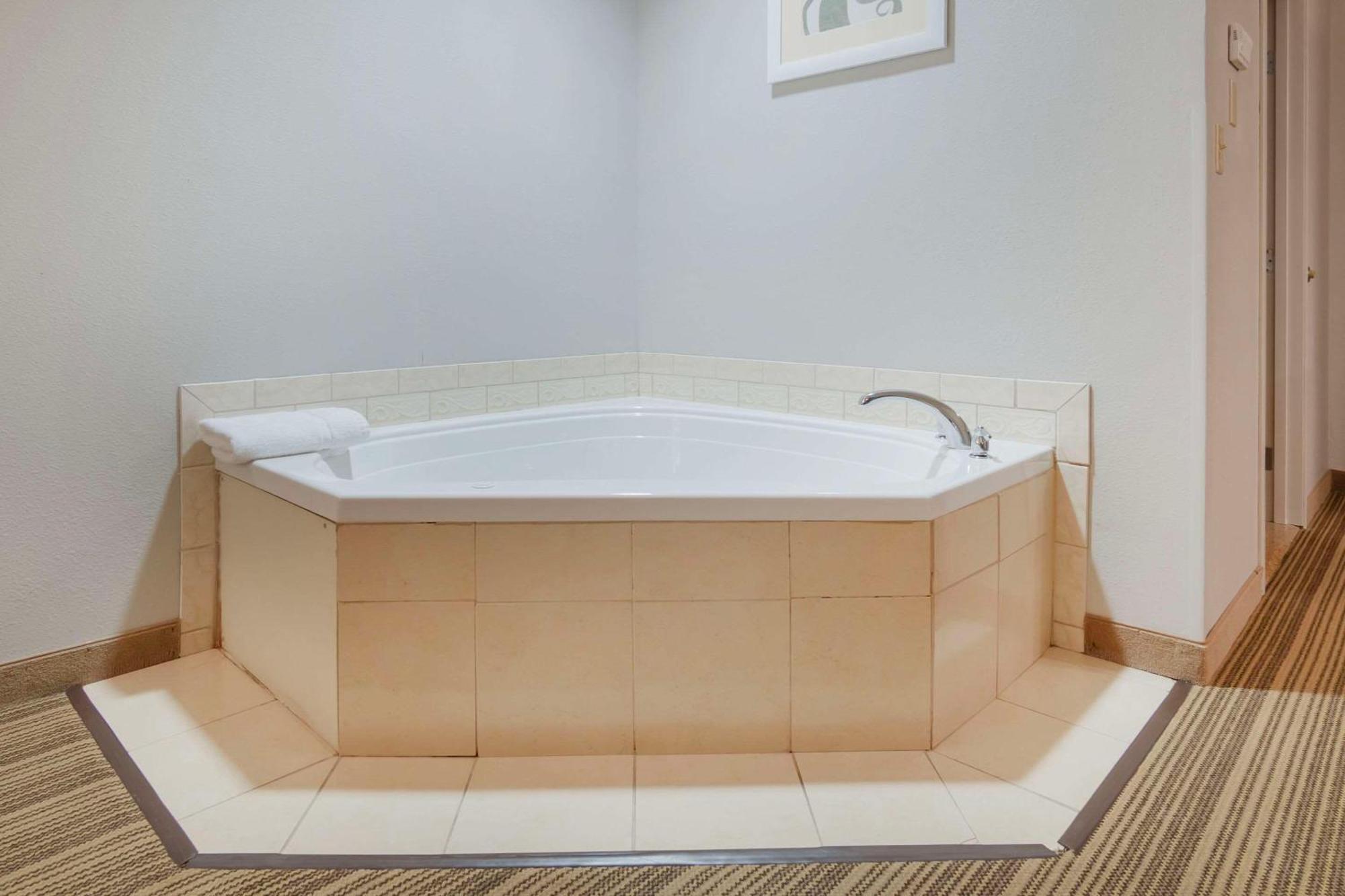 Country Inn & Suites By Radisson, Columbia, Mo Bagian luar foto